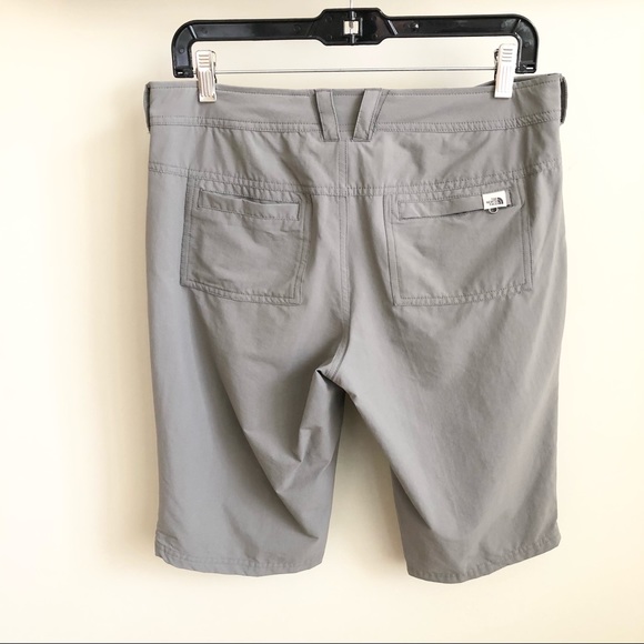 THE NORTH FACE Women’s Paramount Shorts 6 - Picture 3 of 11